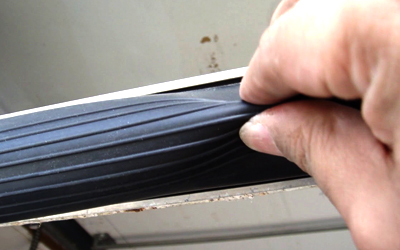 Bottom Garage Door Seal Installation Tips, How To Replace Garage Door Bottom Seal